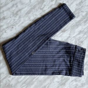 Ivviva Navy/Purple Rhythmic Tight Leggings w Arrow & Dot Print